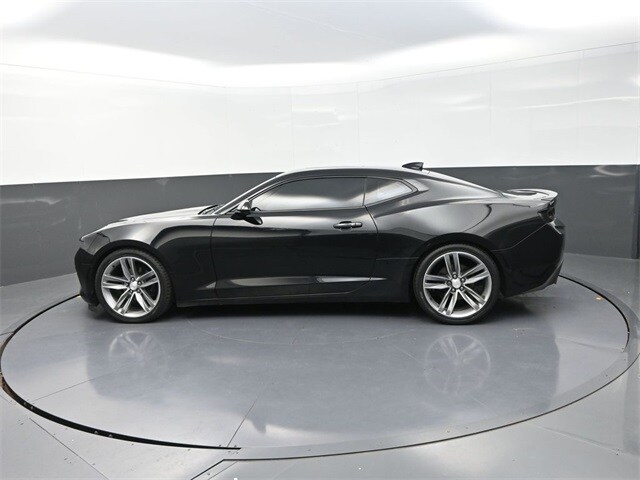 2017 Chevrolet Camaro 1LT photo 4