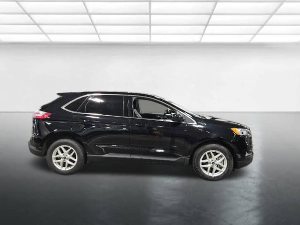 Used 2022 Ford Edge SEL SUV
