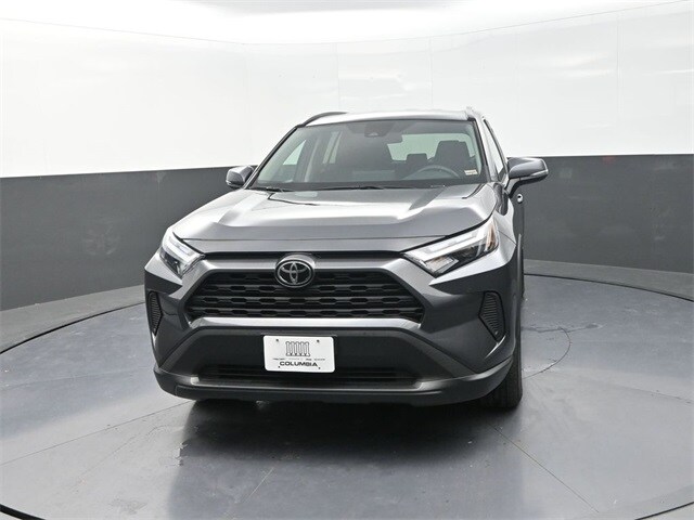 2025 Toyota RAV4 Hybrid XLE photo 2