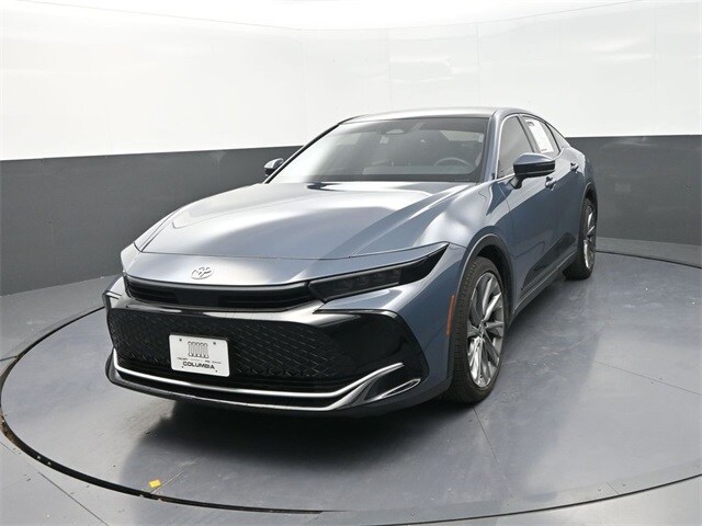 2025 Toyota Crown photo 3