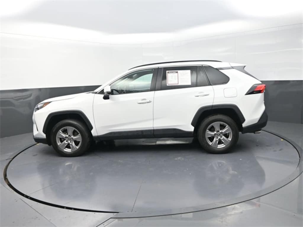 Used 2022 Toyota RAV4 XLE SUV