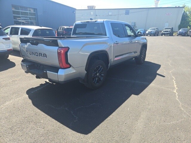2024 Toyota Tundra Platinum photo 2