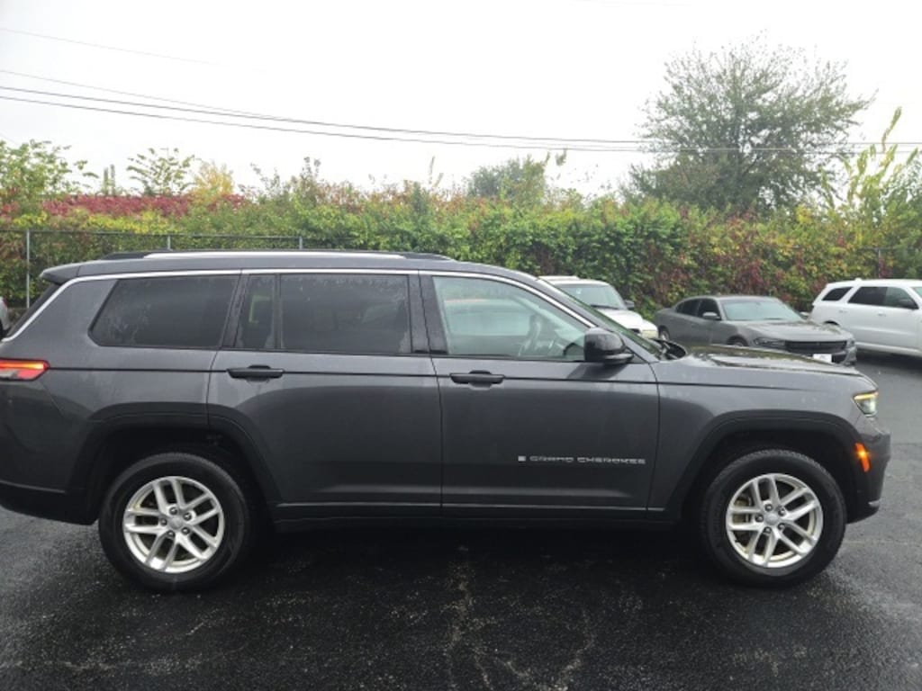 Used 2023 Jeep Grand Cherokee L Laredo SUV