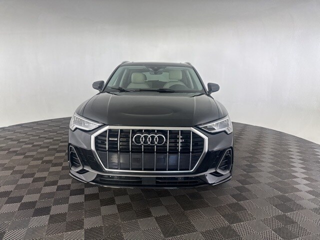 2023 Audi Q3 S line Premium photo 3
