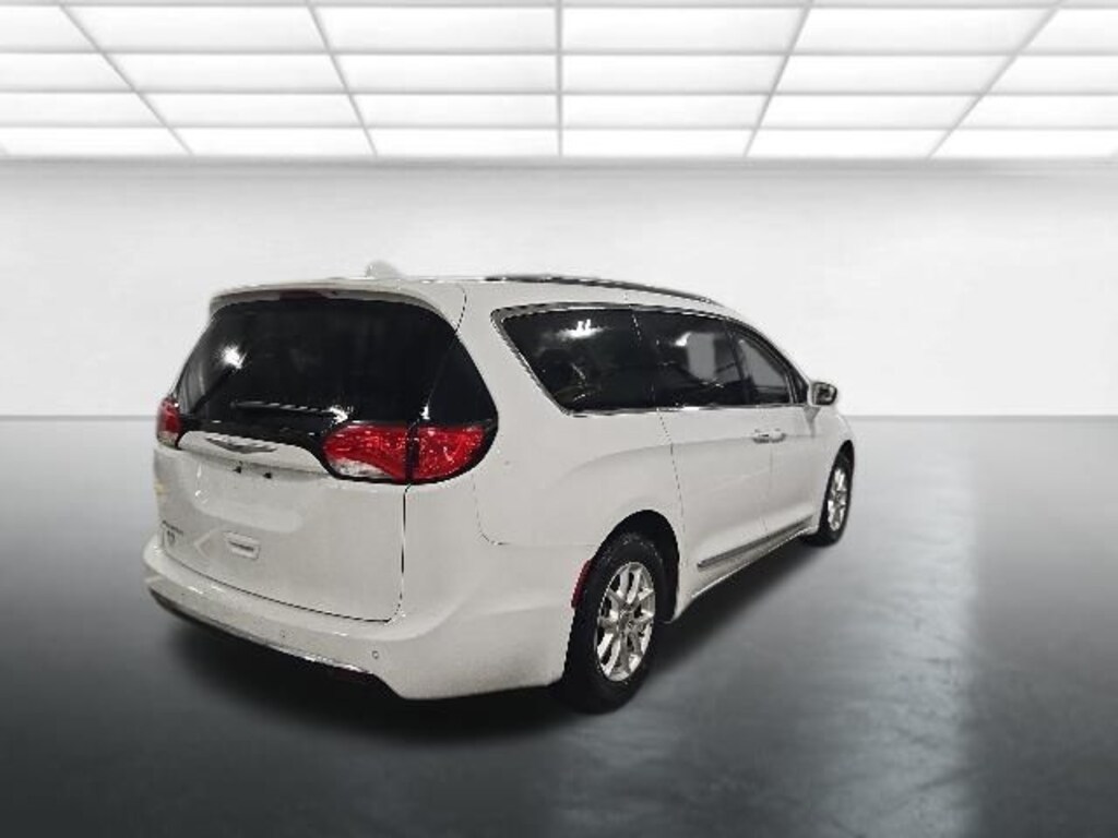 Used 2020 Chrysler Pacifica Touring L Minivan/Van