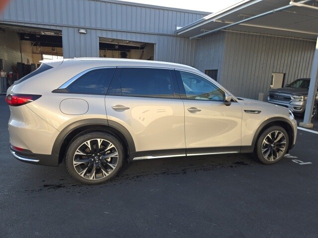 2024 Mazda CX-90 Premium Plus photo 2