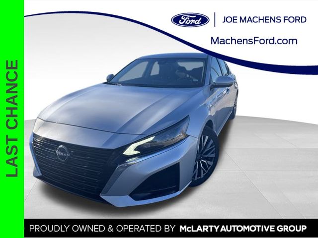 2023 Nissan Altima SV's photo