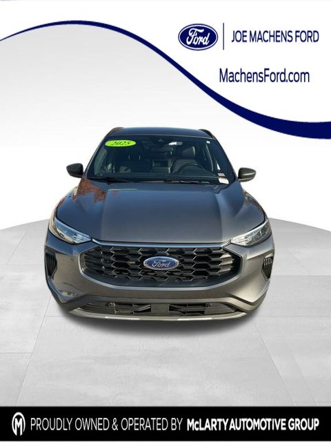 2025 Ford Escape ST-Line's photo