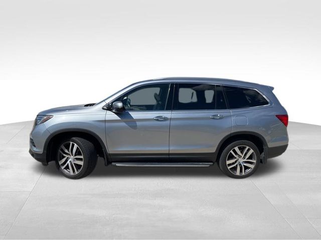 2017 Honda Pilot Touring photo 3