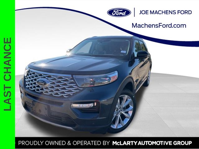 2023 Ford Explorer Platinum's photo