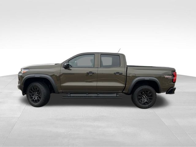 2024 Chevrolet Colorado Trail Boss photo 2