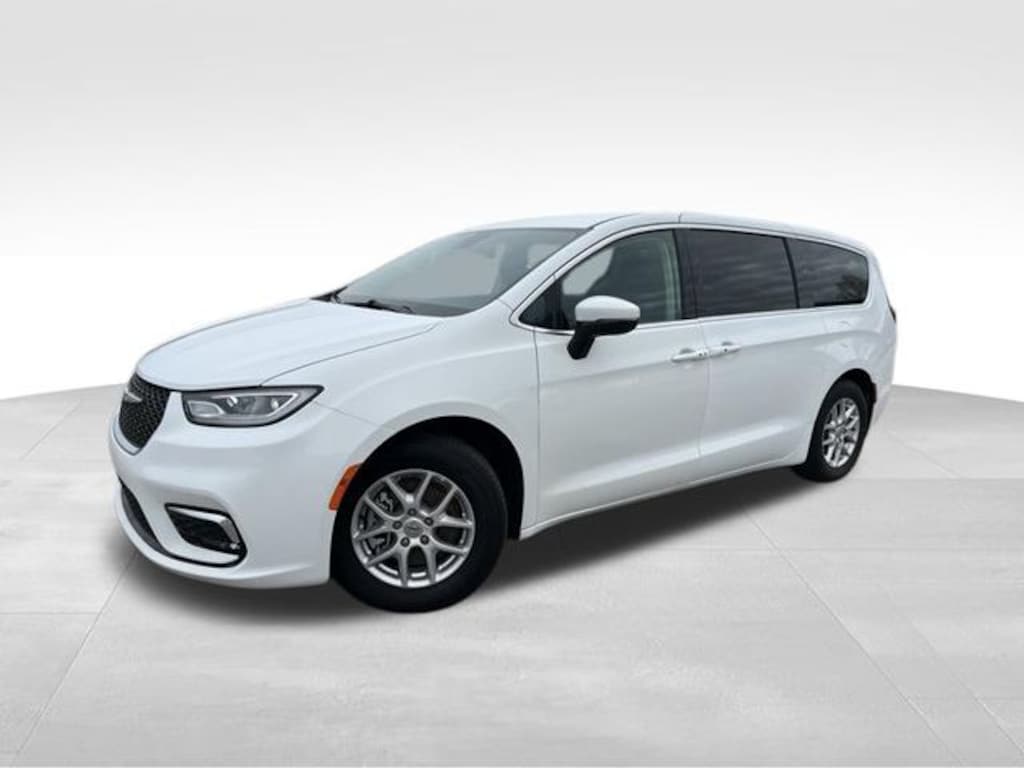Used 2023 Chrysler Pacifica Touring L Minivan/Van