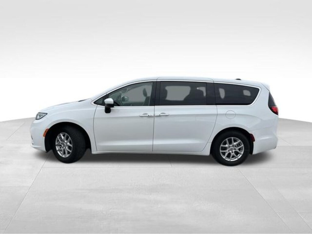 Used 2023 Chrysler Pacifica Touring L Minivan/Van