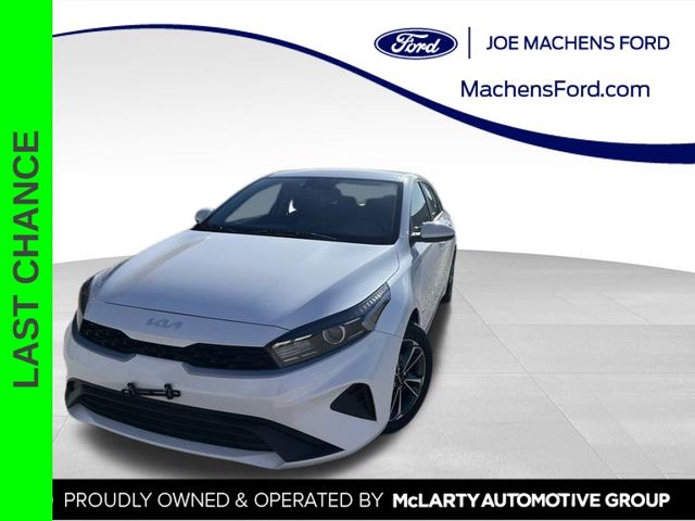 2022 Kia FORTE LXS's photo