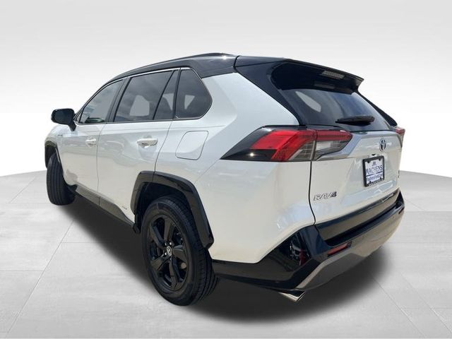2019 Toyota RAV4 Hybrid XSE photo 3