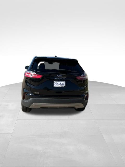 2024 Ford Edge SEL photo 2