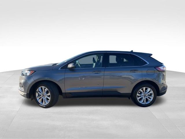 2023 Ford Edge Titanium photo 2