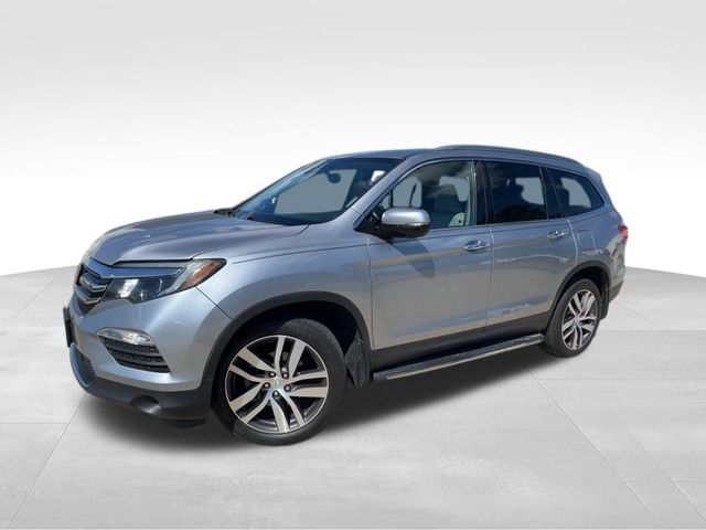 2017 Honda Pilot Touring photo 2