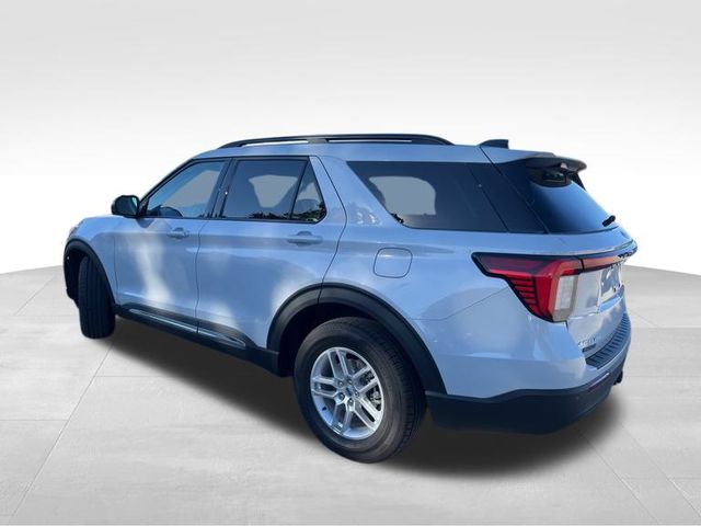 2025 Ford Explorer photo 3