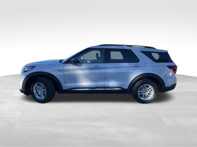 2025 Ford Explorer photo 2