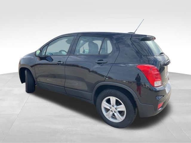 2020 Chevrolet Trax LS photo 4