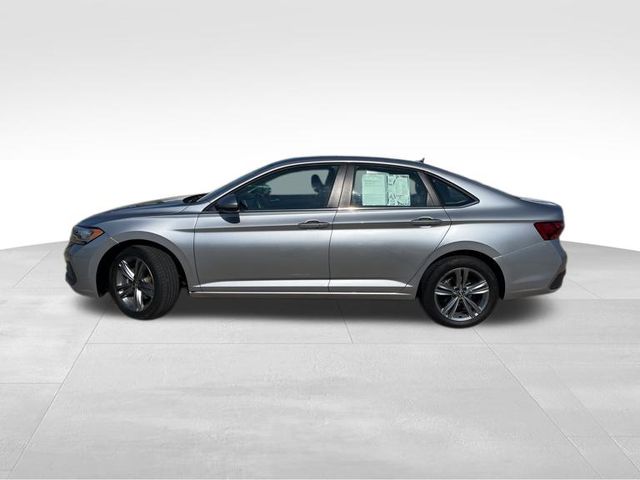 2024 Volkswagen Jetta SE photo 3