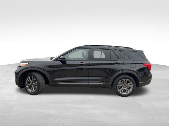 2023 Ford Explorer XLT photo 2