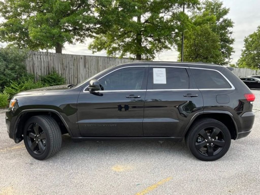 Used 2015 Jeep Grand Cherokee Altitude SUV