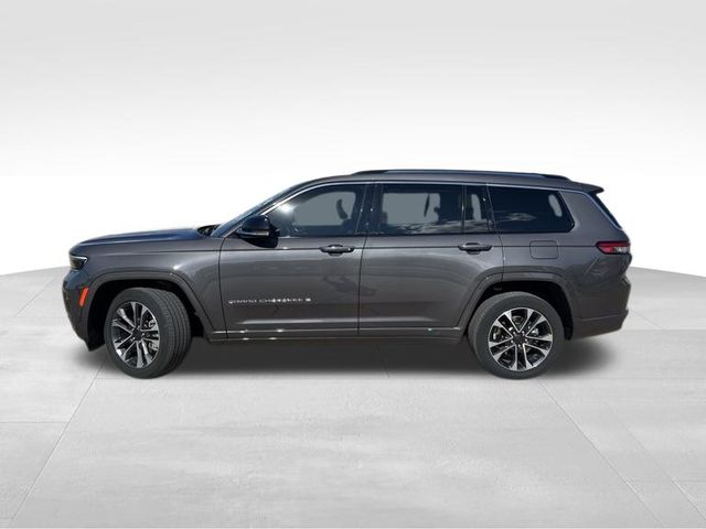 2021 Jeep Grand Cherokee Overland photo 2