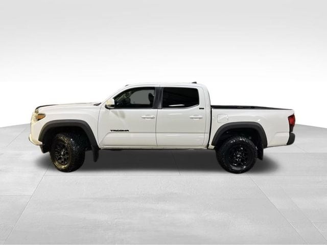 2020 Toyota Tacoma SR5 V6 photo 2