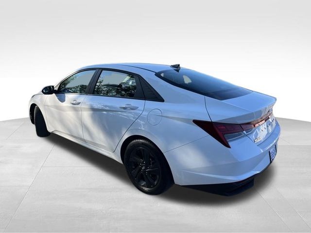2023 Hyundai Elantra Hybrid Blue photo 4
