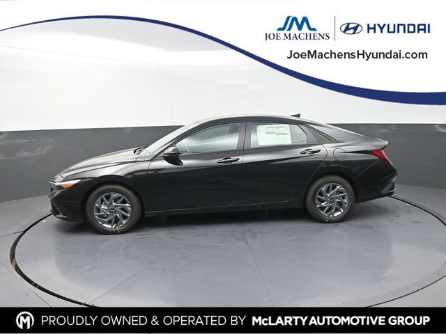 2026 Hyundai Elantra Hybrid Sedan 