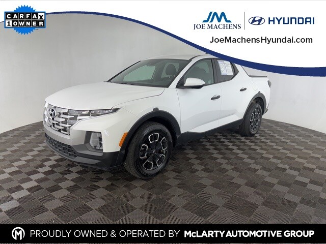 2024 Hyundai Santa Cruz SE photo 2