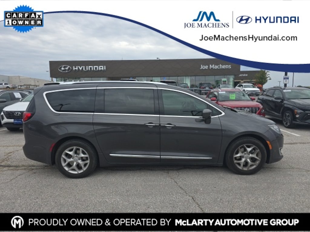 Used 2017 Chrysler Pacifica Touring L Plus Minivan/Van
