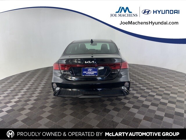 2022 Kia Forte GT-Line photo 4