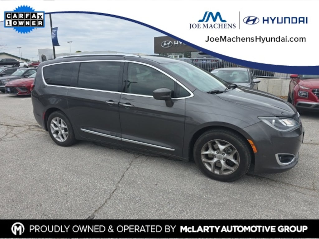 Used 2017 Chrysler Pacifica Touring L Plus Minivan/Van