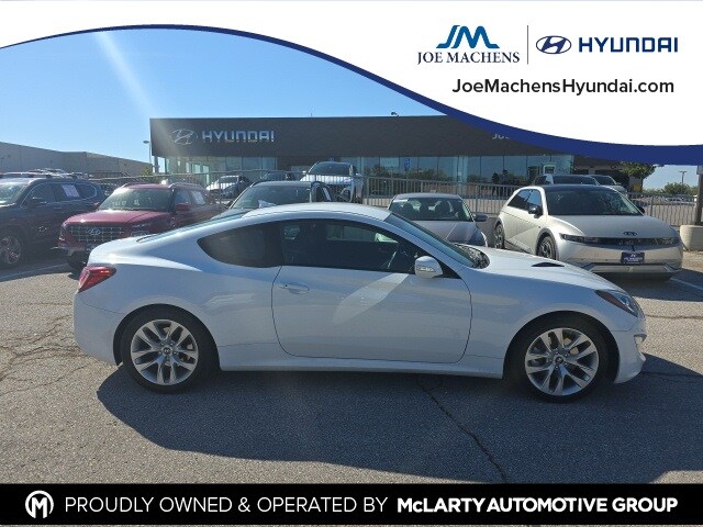 2016 Hyundai Genesis Coupe 3.8 photo 4