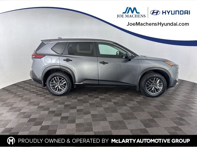 2023 Nissan Rogue S AWD photo 4