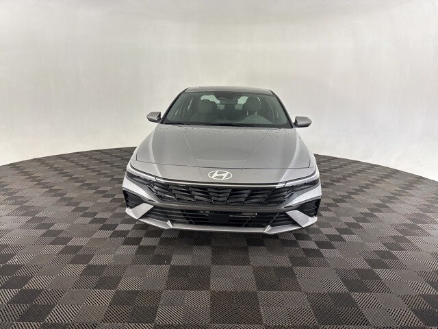 2025 Hyundai Elantra SEL Convenience photo 2