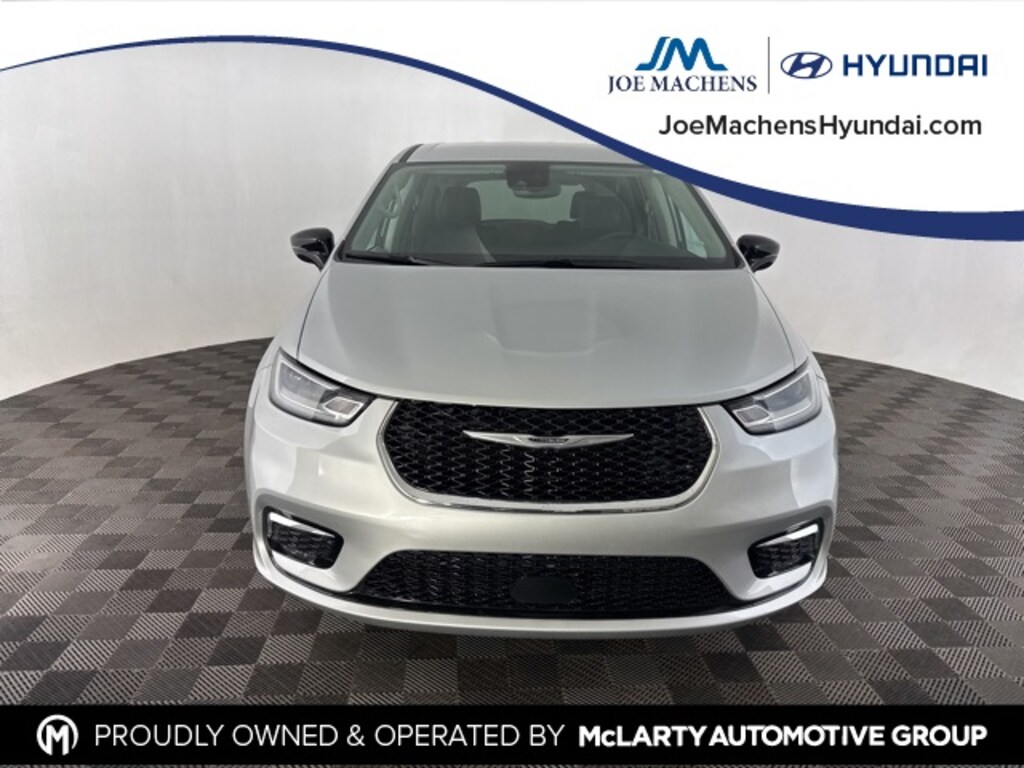 Used 2024 Chrysler Pacifica Touring L Minivan/Van