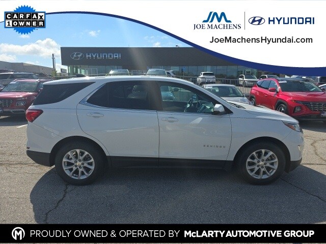 2018 Chevrolet Equinox LT photo 2