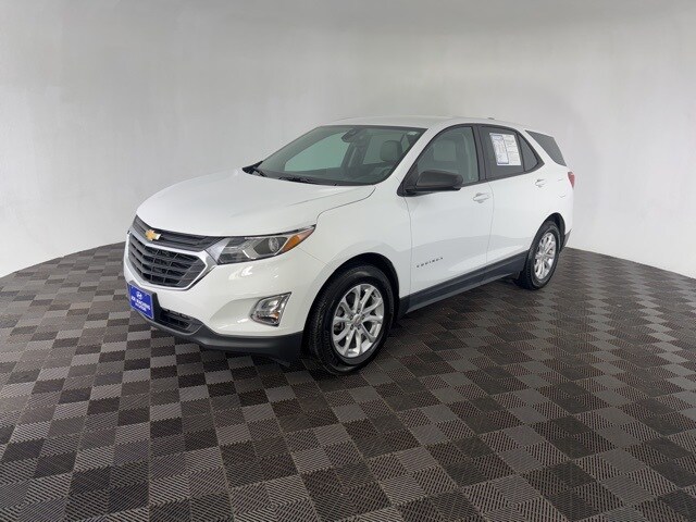 2020 Chevrolet Equinox LS photo 3