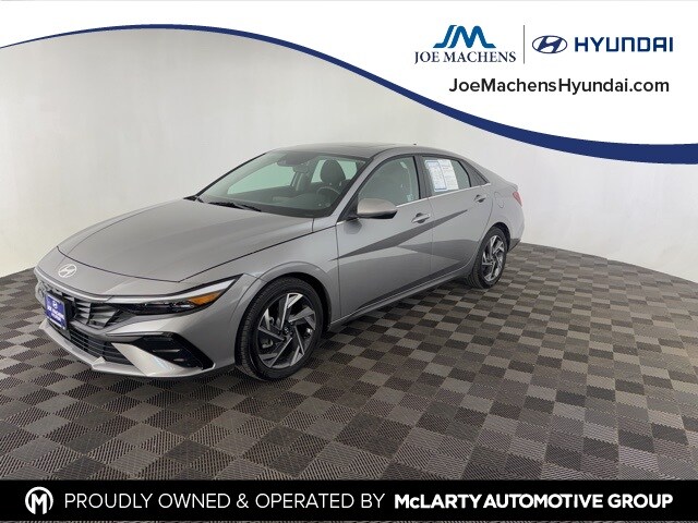 2024 Hyundai Elantra SEL Convenience photo 3