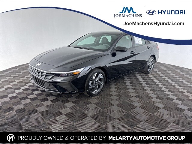 2025 Hyundai Elantra SEL Sport photo 3