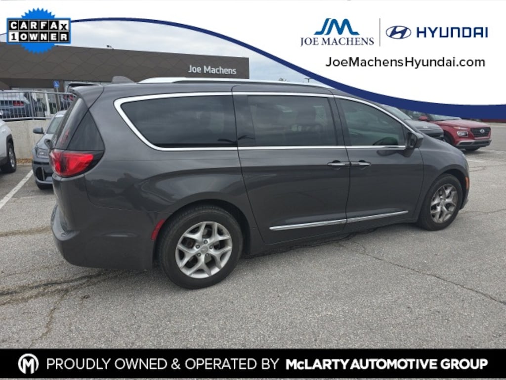 Used 2017 Chrysler Pacifica Touring L Plus Minivan/Van