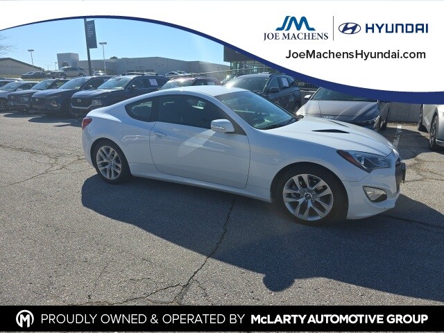 2016 Hyundai Genesis Coupe 3.8 photo 3