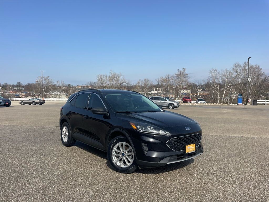 Used 2022 Ford Escape SE Hybrid SUV