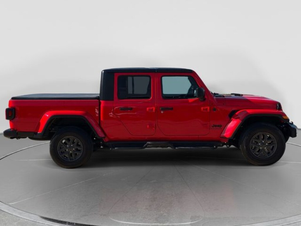 Used 2024 Jeep Gladiator Sport Truck