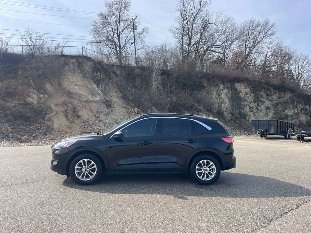 Used 2022 Ford Escape SE Hybrid SUV