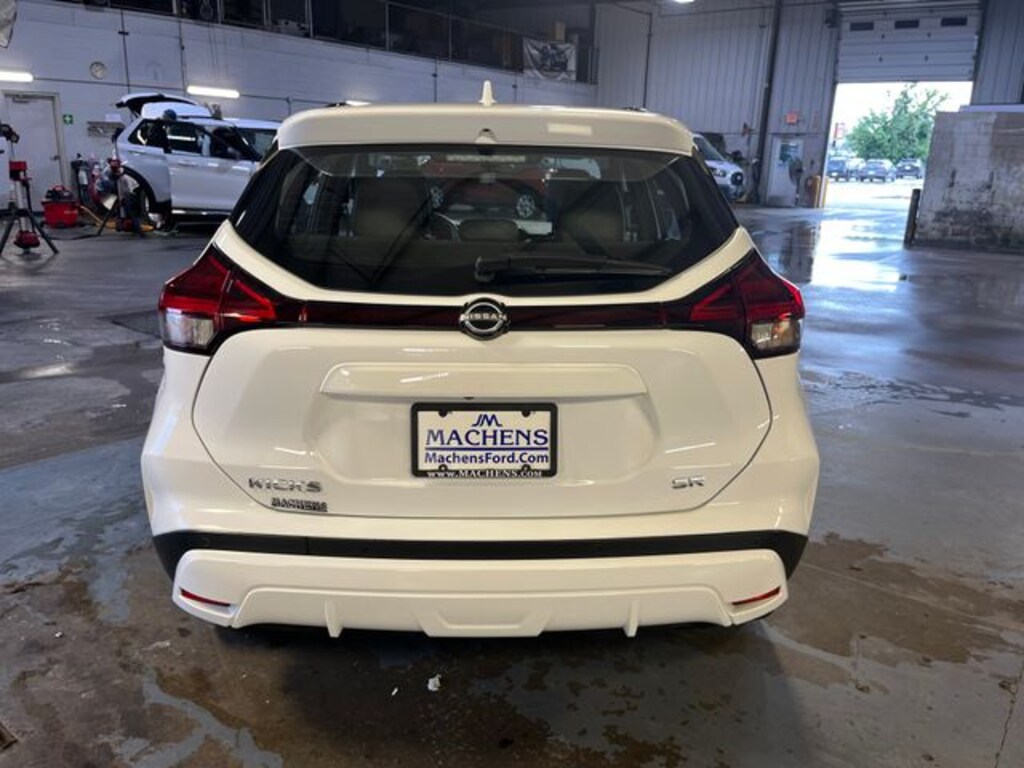Used 2024 Nissan Kicks SR SUV